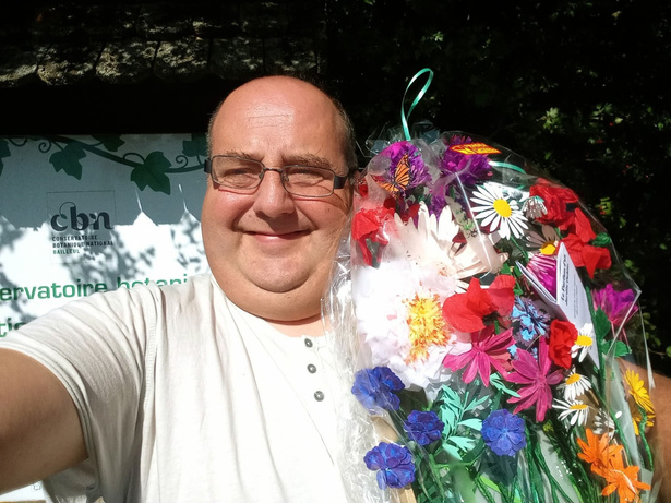 Une œuvre florale retrouvée à Bailleul